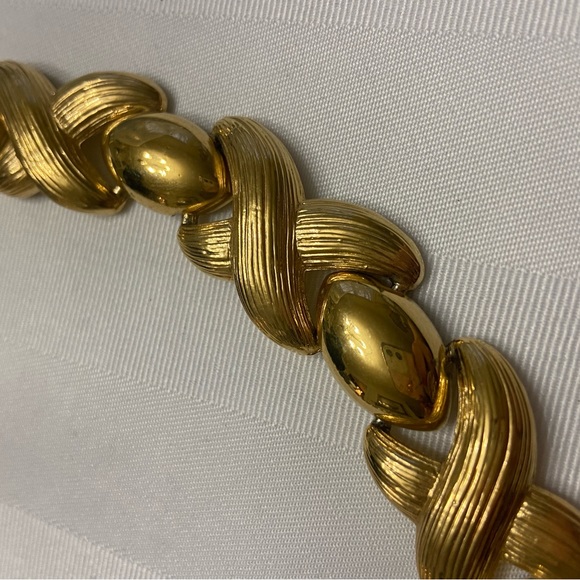 Vintage Butler Gold tone Choker style necklace - Picture 2 of 8